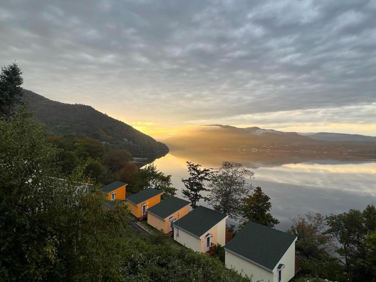 Knotty Pine Cottages, Suites & Motel Rooms Ingonish Dış mekan fotoğraf