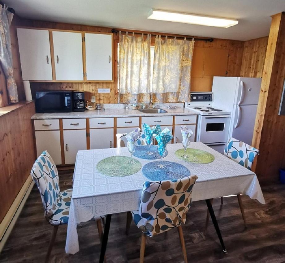 Knotty Pine Cottages, Suites & Motel Rooms Ingonish Dış mekan fotoğraf