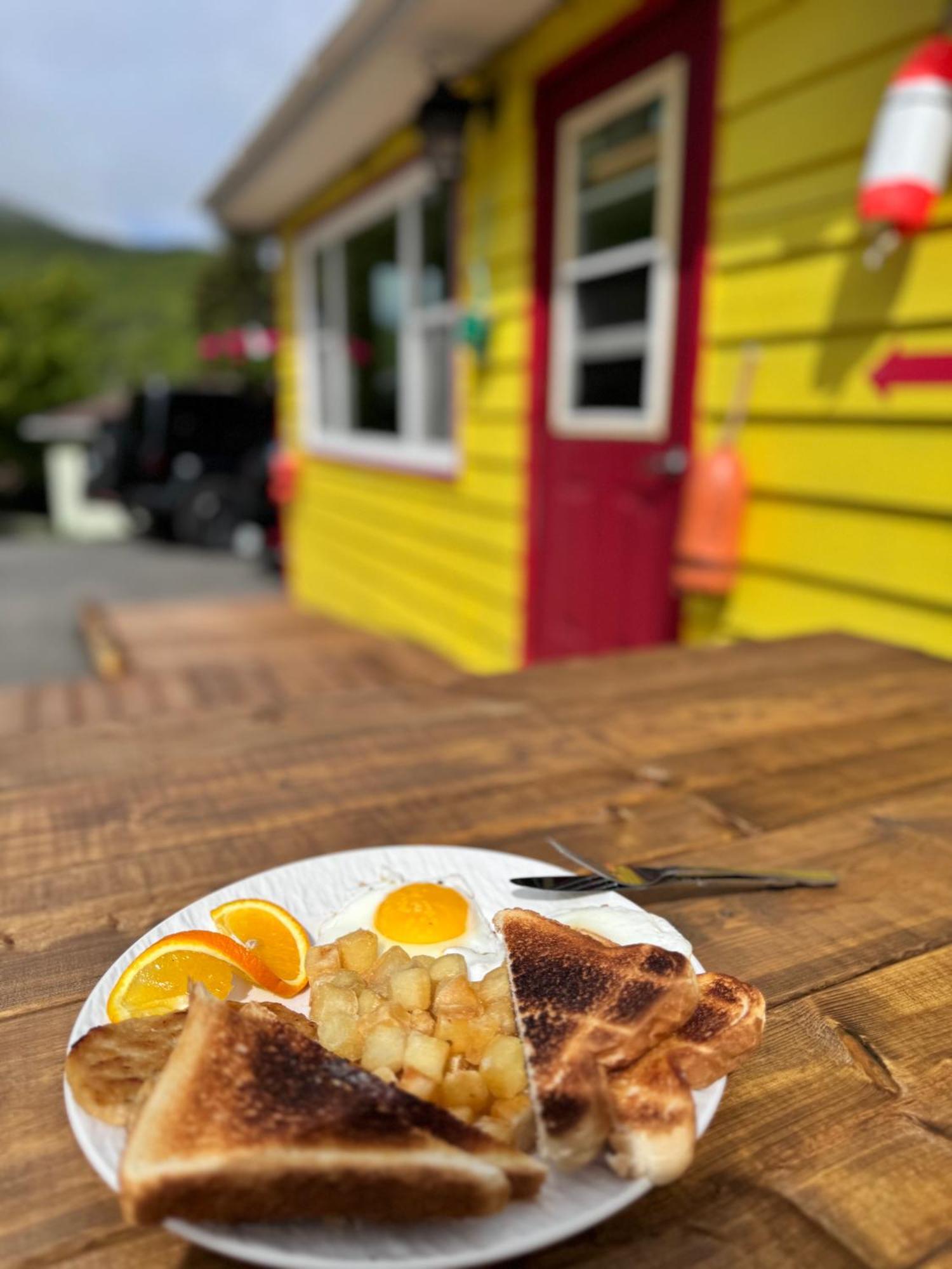 Knotty Pine Cottages, Suites & Motel Rooms Ingonish Dış mekan fotoğraf