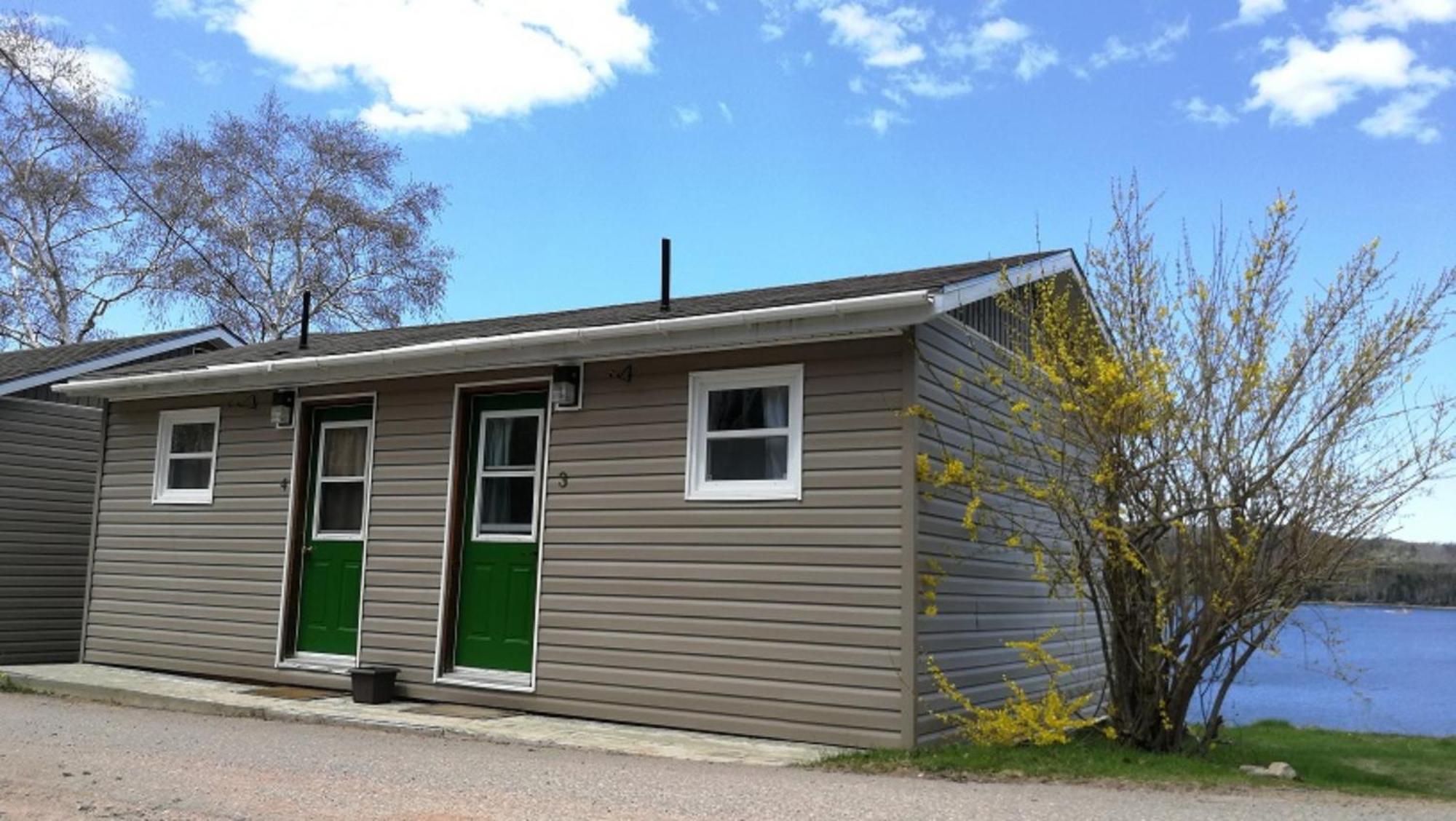 Knotty Pine Cottages, Suites & Motel Rooms Ingonish Dış mekan fotoğraf
