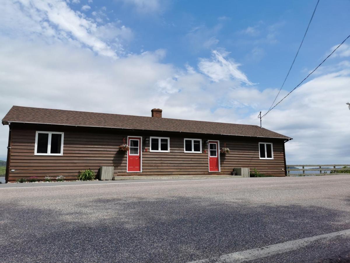 Knotty Pine Cottages, Suites & Motel Rooms Ingonish Dış mekan fotoğraf